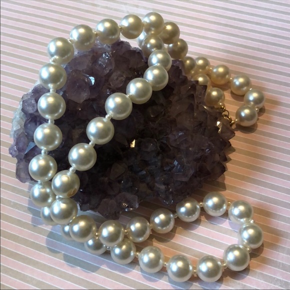 Vintage Jewelry - Vintage faux pearl necklace